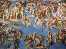 Vista en detalle de los frescos de El Juicio Final
