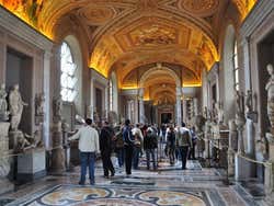 Recorriendo los Museos Vaticanos en la visita guiada de Civitatis